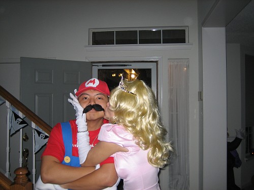 princess peach and mario kissing. Then Mario got a GREAT kiss