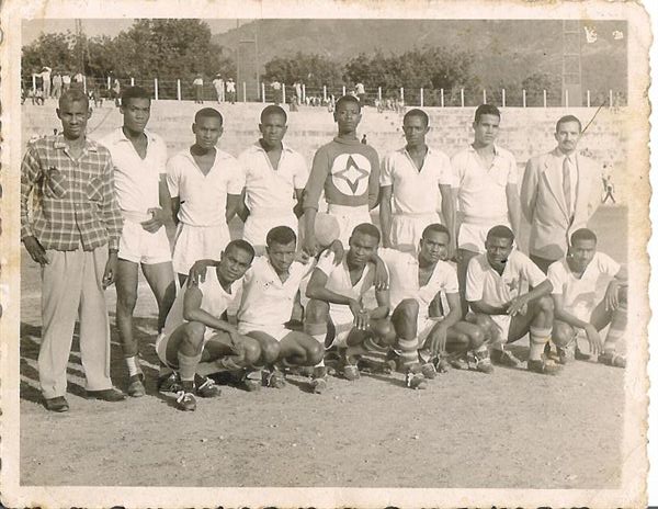 Resultado de imagem para FOOTBALL Etoile HAITI