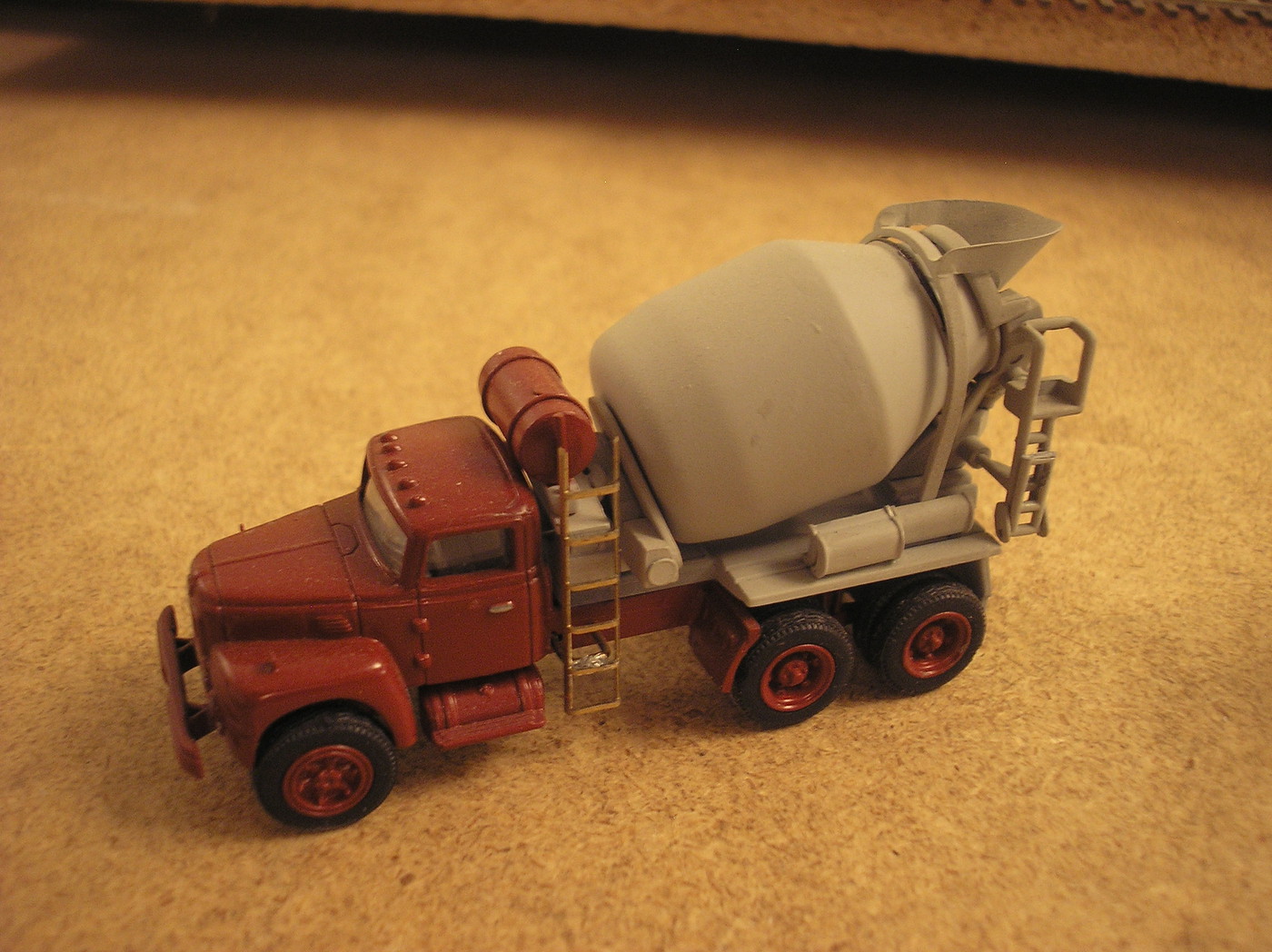 2 ULRICH HO SCALE CEMENT MIXERS ALL METAL 